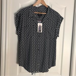 NWT Jachs Girlfriend Women’s Full Button Cap Sleeves Blouse  Pockets siz…